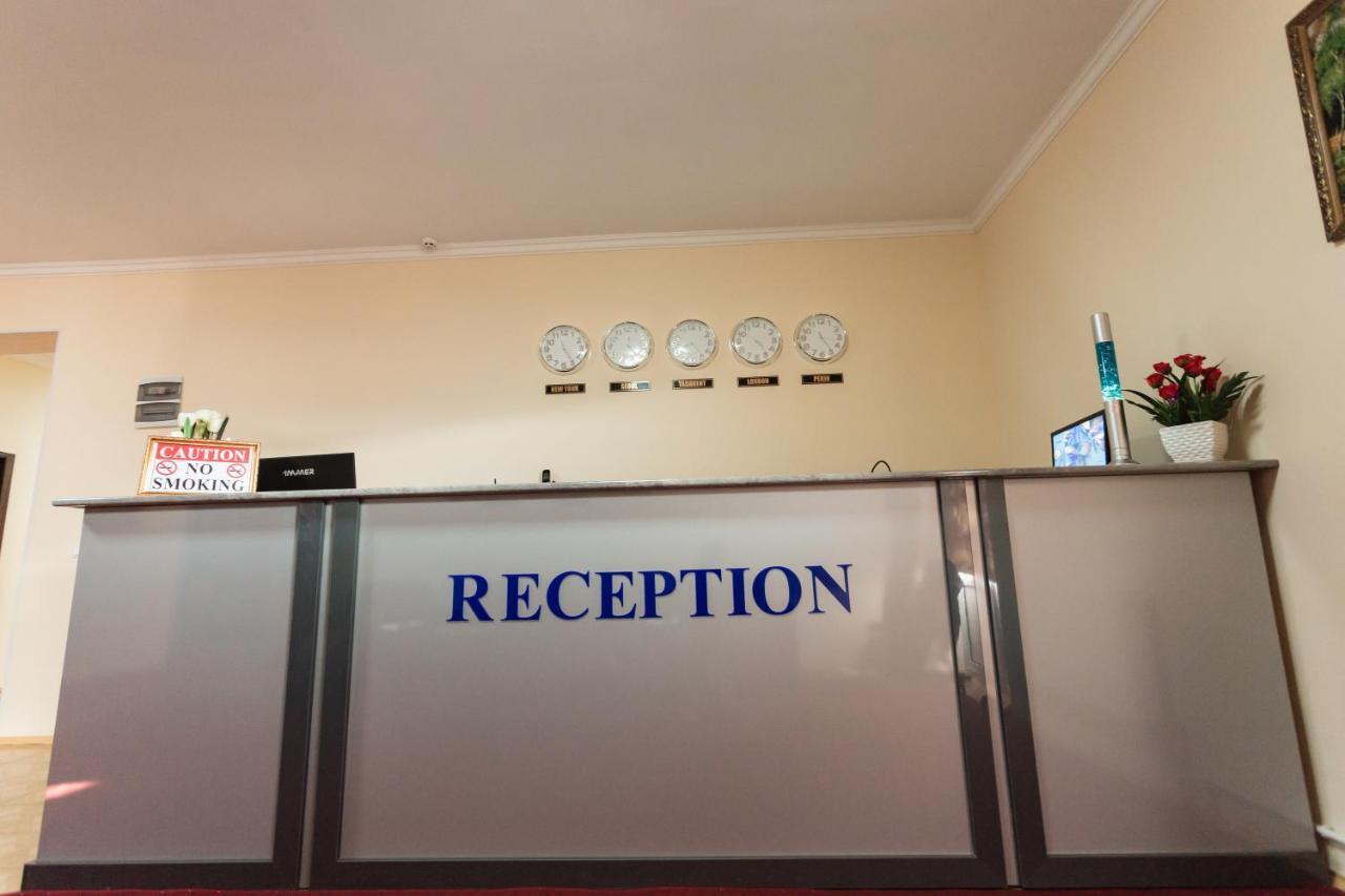Orom Hotel Fergana Ngoại thất bức ảnh
