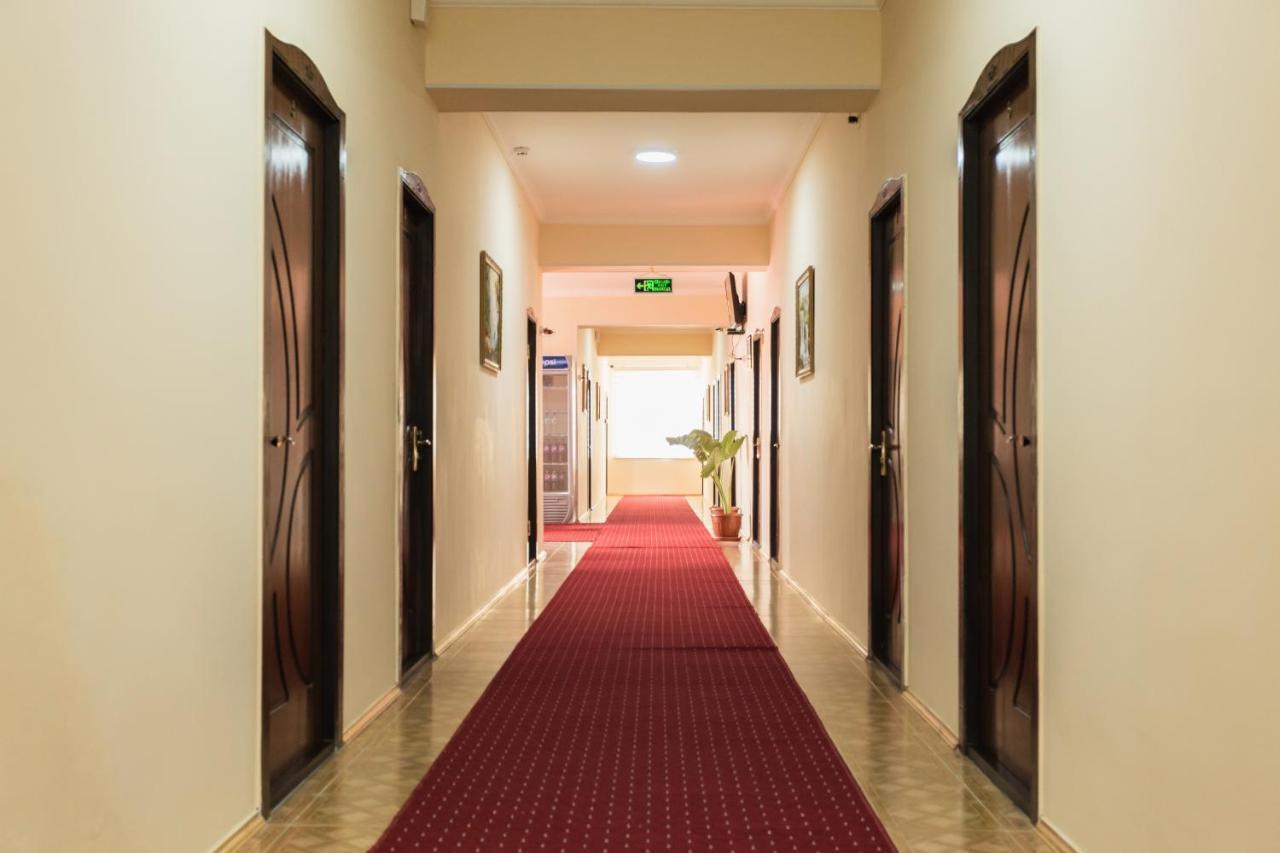 Orom Hotel Fergana Ngoại thất bức ảnh